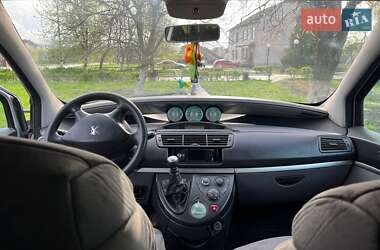 Минивэн Peugeot 807 2002 в 