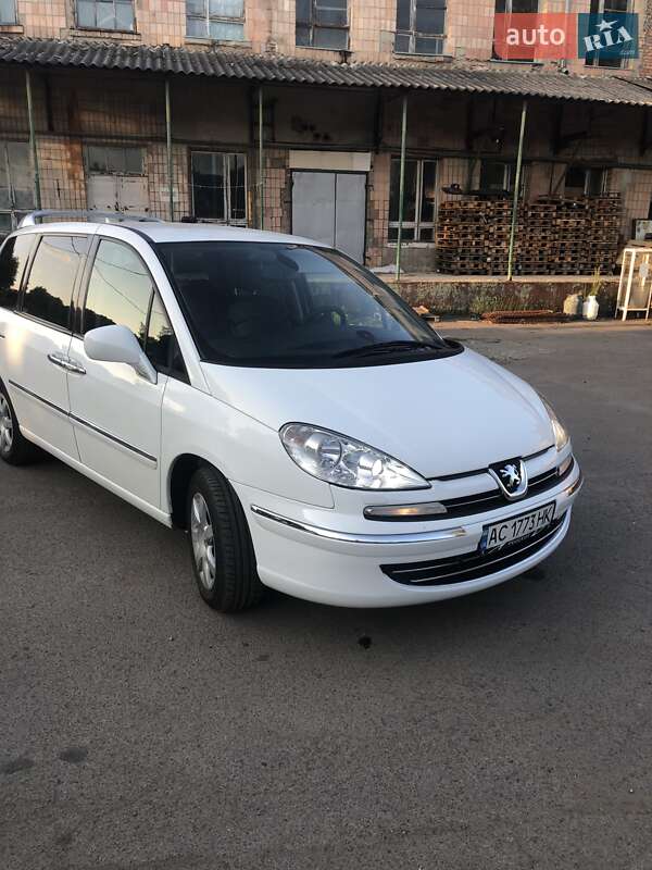 Минивэн Peugeot 807 2013 в 