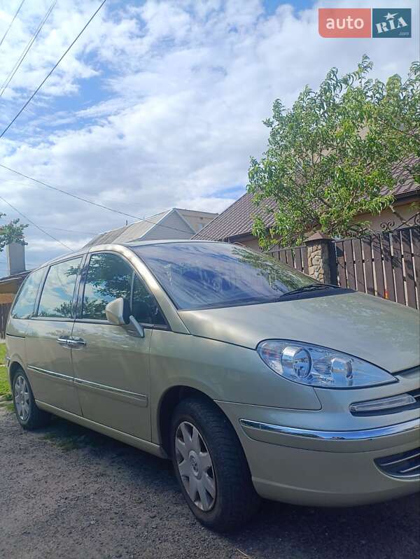 Мінівен Peugeot 807 2009 в Нововолинську