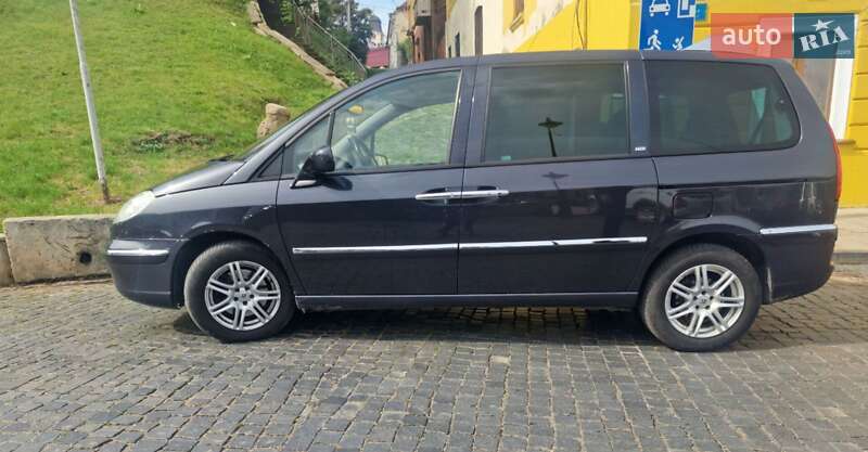 Минивэн Peugeot 807 2009 в Изяславе