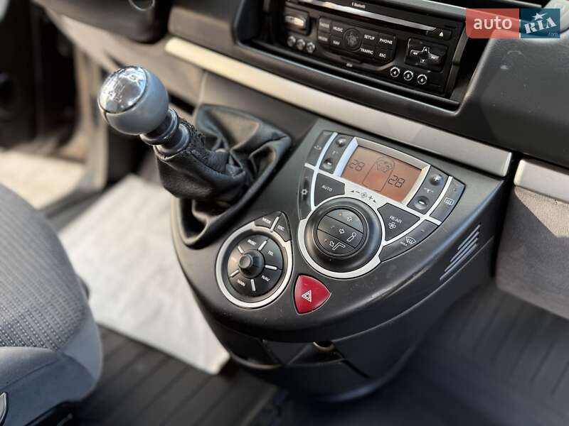 Мінівен Peugeot 807 2010 в Дрогобичі