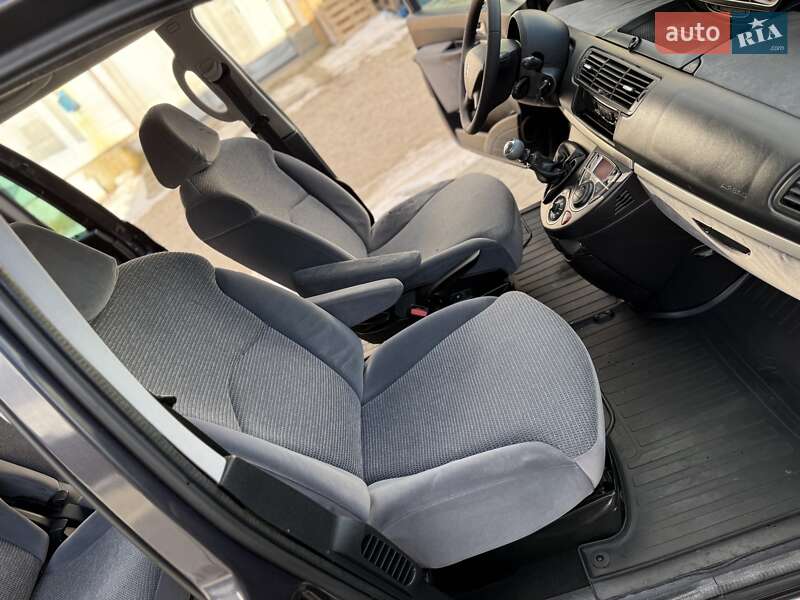 Мінівен Peugeot 807 2010 в Дрогобичі