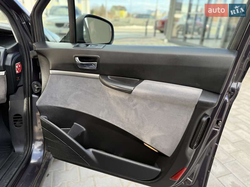 Мінівен Peugeot 807 2010 в Дрогобичі