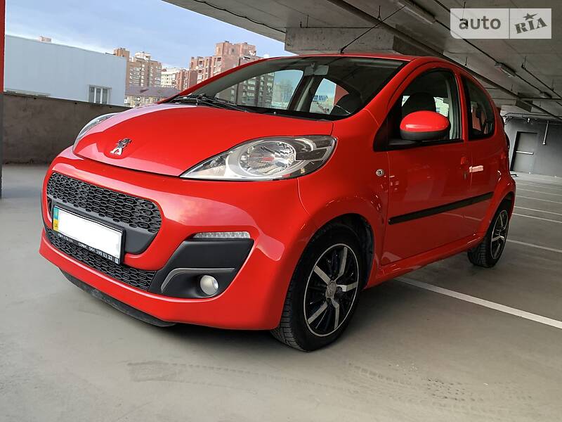 Хетчбек Peugeot 2013 в Києві