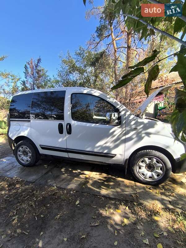Грузопассажирский фургон Peugeot Bipper 2008 в Изюме