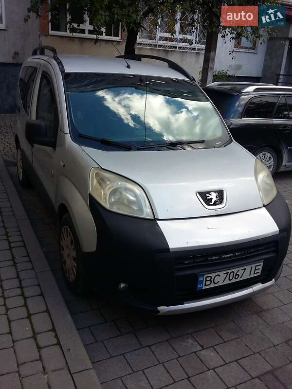 Минивэн Peugeot Bipper 2011 в 