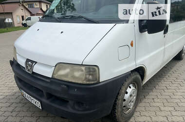 Вантажопасажирський фургон Peugeot Boxer 2004 в Сваляві