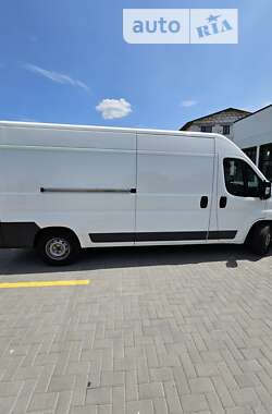 Вантажопасажирський фургон Peugeot Boxer 2017 в Кропивницькому