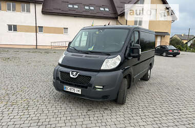 Вантажний фургон Peugeot Boxer 2012 в Львові