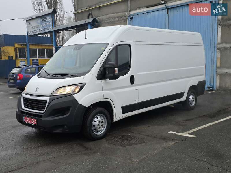 Грузопассажирский фургон Peugeot Boxer 2021 в 