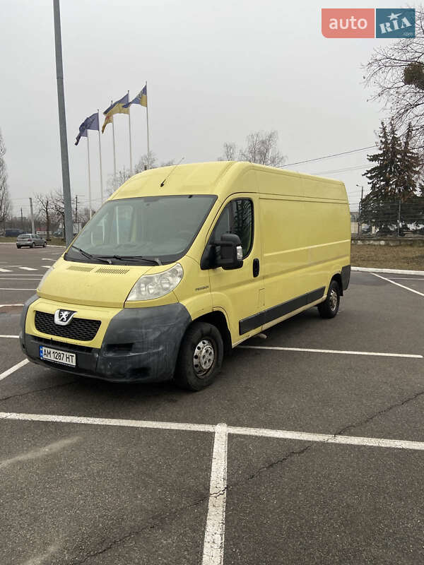 Вантажний фургон Peugeot Boxer 2007 в Житомирі