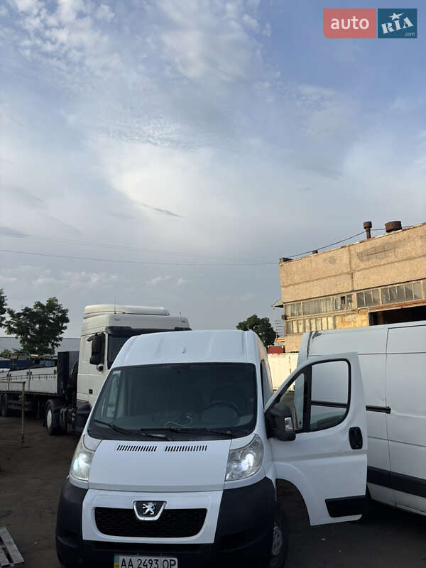 Вантажний фургон Peugeot Boxer 2011 в Києві