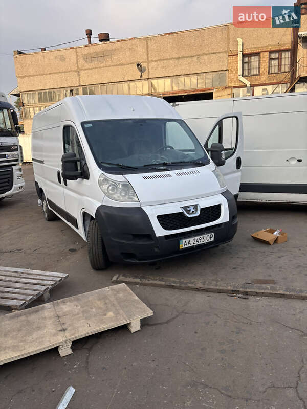 Вантажний фургон Peugeot Boxer 2011 в Києві