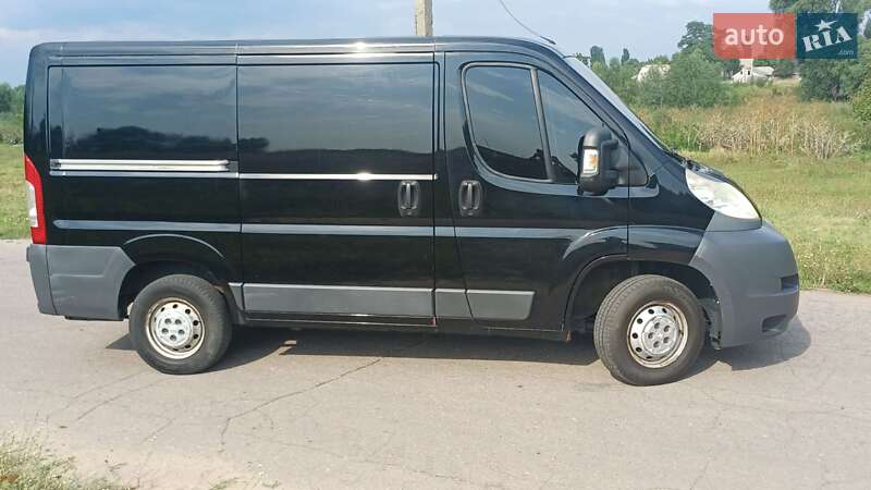 Вантажний фургон Peugeot Boxer 2013 в Переяславі