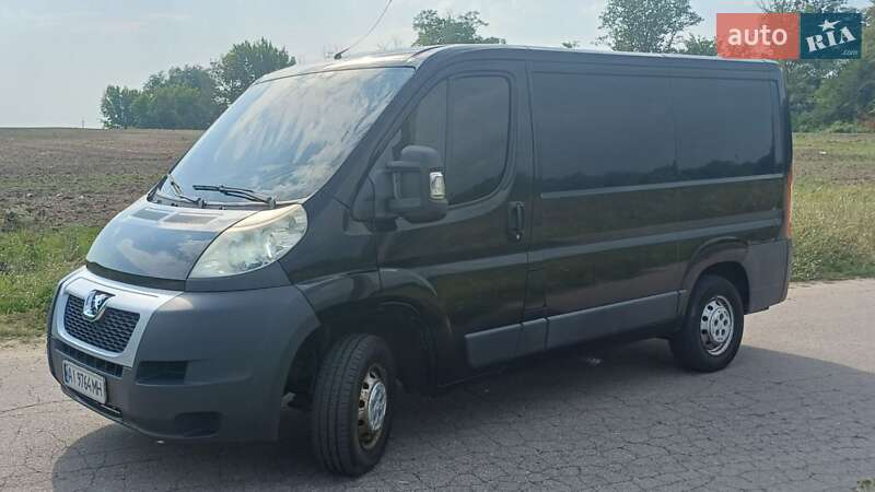 Вантажний фургон Peugeot Boxer 2013 в Переяславі
