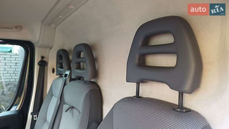 Вантажний фургон Peugeot Boxer 2013 в Переяславі