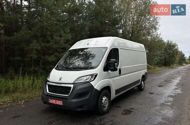 Вантажний фургон Peugeot Boxer 2017 в Радивиліві