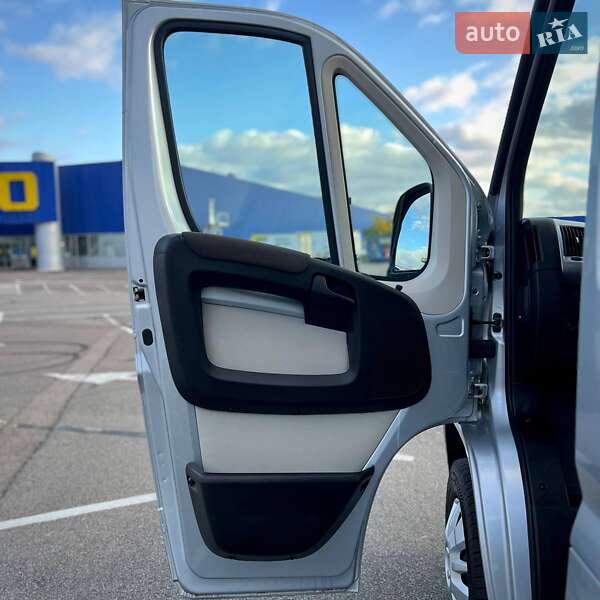 Вантажопасажирський фургон Peugeot Boxer 2019 в Києві