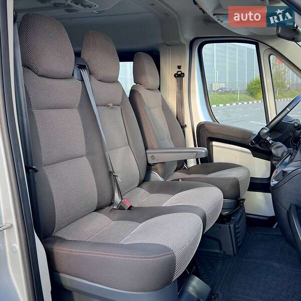 Вантажопасажирський фургон Peugeot Boxer 2019 в Києві