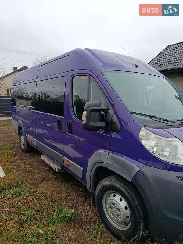 Микроавтобус Peugeot Boxer 2012 в Черновцах