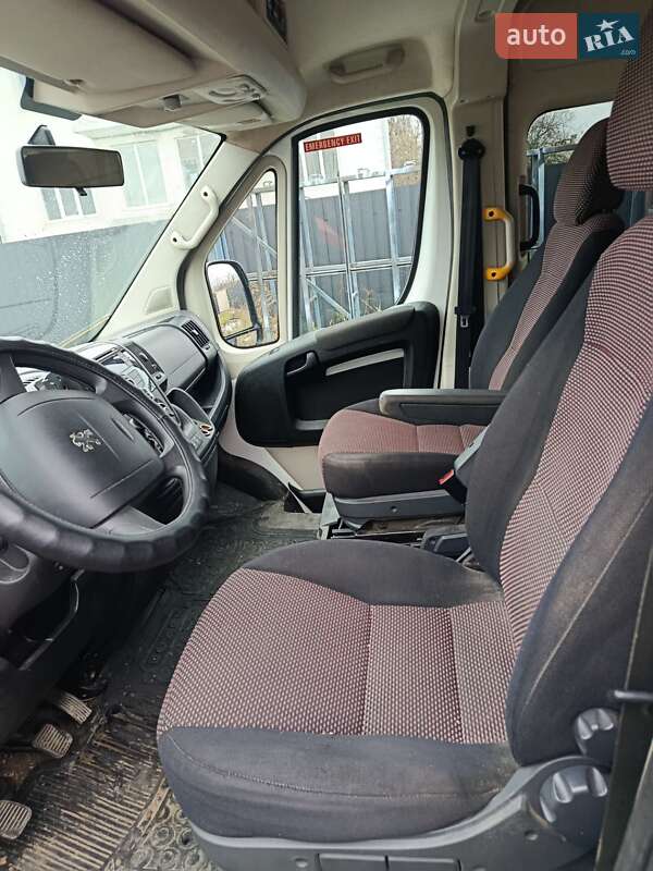 Микроавтобус Peugeot Boxer 2012 в Черновцах