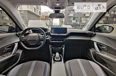 Внедорожник / Кроссовер Peugeot e-2008 2020 в 
