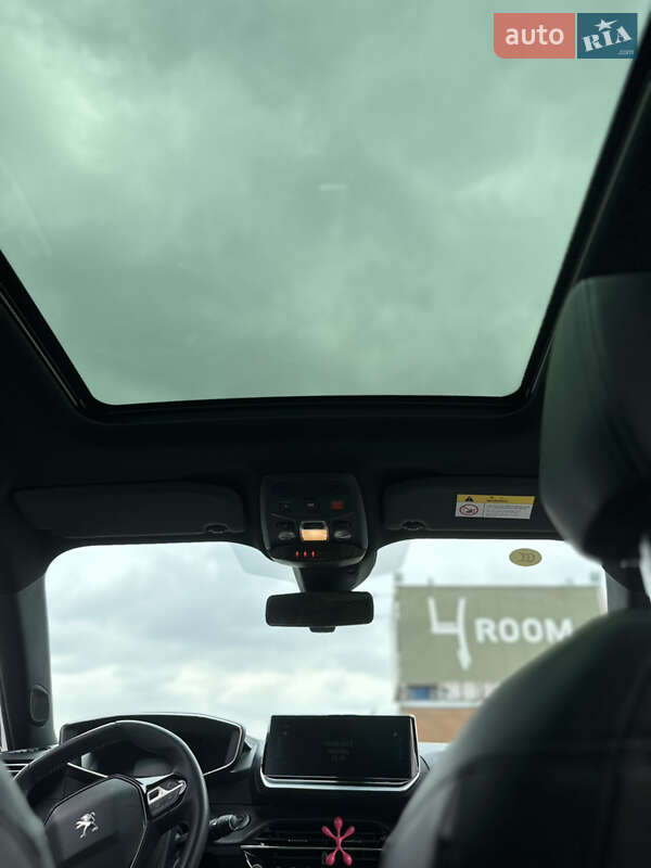 Позашляховик / Кросовер Peugeot e-2008 2020 в Умані