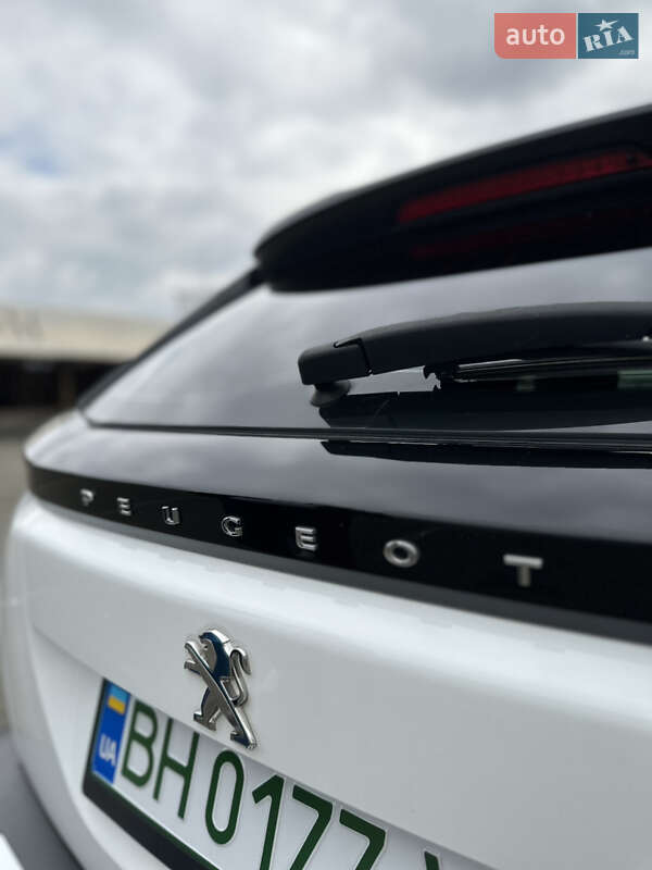 Позашляховик / Кросовер Peugeot e-2008 2020 в Умані