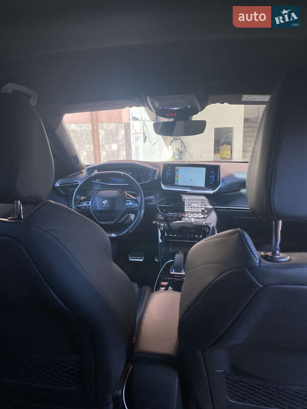 Позашляховик / Кросовер Peugeot e-2008 2021 в Чернівцях
