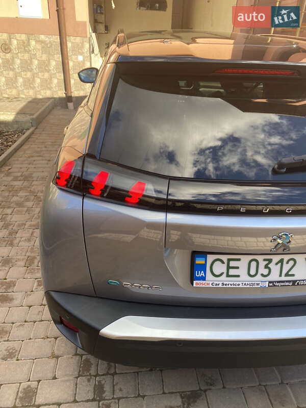 Позашляховик / Кросовер Peugeot e-2008 2021 в Чернівцях