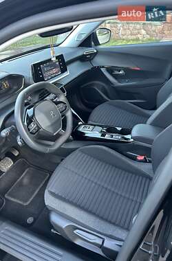 Внедорожник / Кроссовер Peugeot e-2008 2022 в 