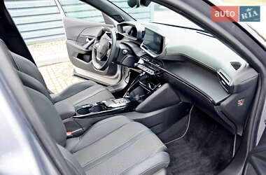 Внедорожник / Кроссовер Peugeot e-2008 2023 в 