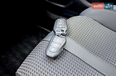 Внедорожник / Кроссовер Peugeot e-2008 2023 в 