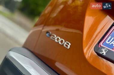 Позашляховик / Кросовер Peugeot e-2008 2021 в 