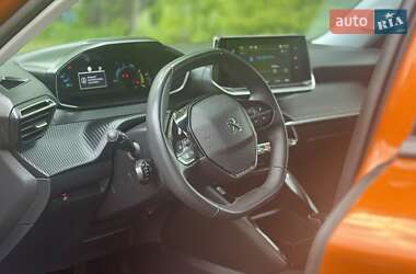 Позашляховик / Кросовер Peugeot e-2008 2021 в 