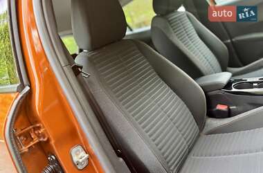 Позашляховик / Кросовер Peugeot e-2008 2021 в 