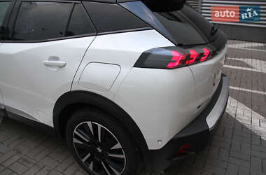 Позашляховик / Кросовер Peugeot e-2008 2020 в 