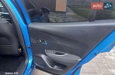 Внедорожник / Кроссовер Peugeot e-2008 2022 в 