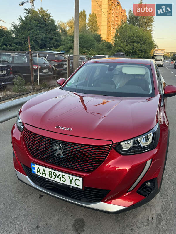 Peugeot e-2008 2021