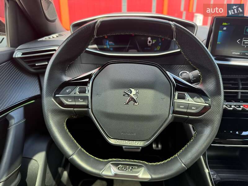 Внедорожник / Кроссовер Peugeot e-2008 2021 в Киеве