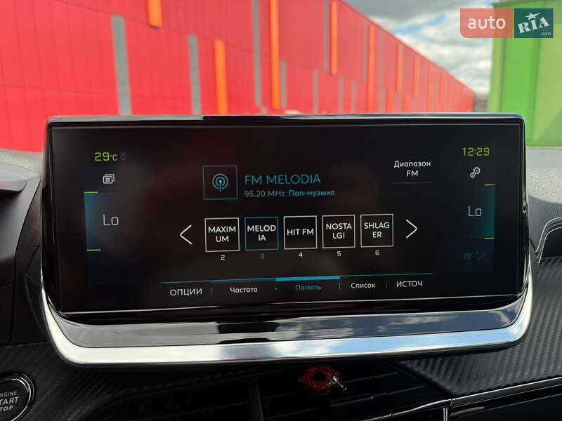 Внедорожник / Кроссовер Peugeot e-2008 2021 в Киеве