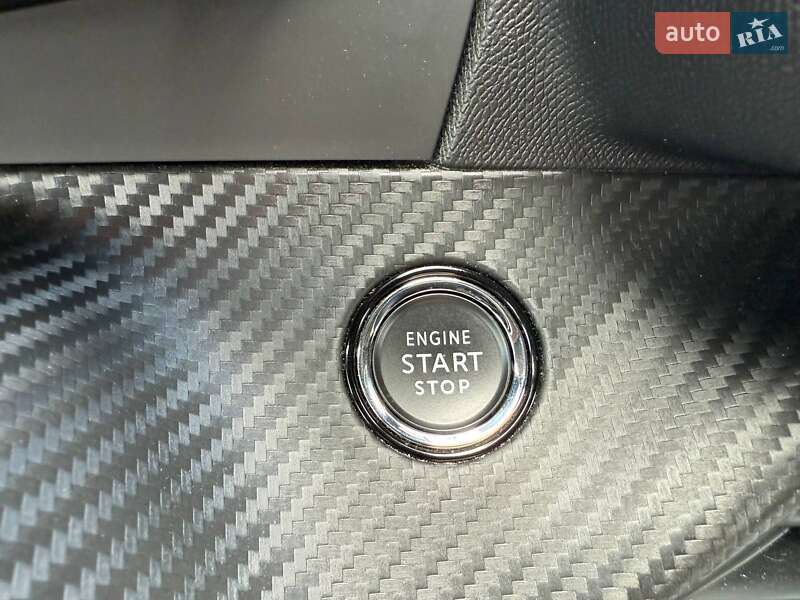 Внедорожник / Кроссовер Peugeot e-2008 2021 в Киеве