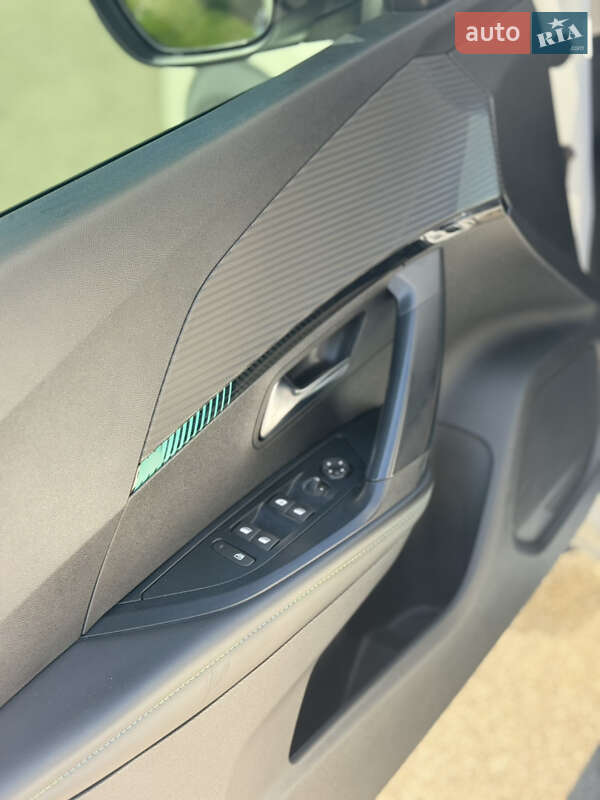 Позашляховик / Кросовер Peugeot e-2008 2020 в Києві