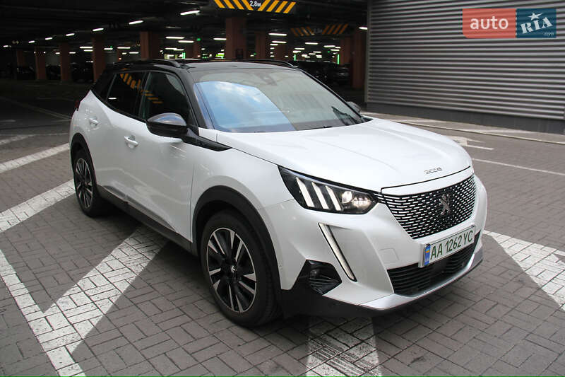 Внедорожник / Кроссовер Peugeot e-2008 2020 в Киеве