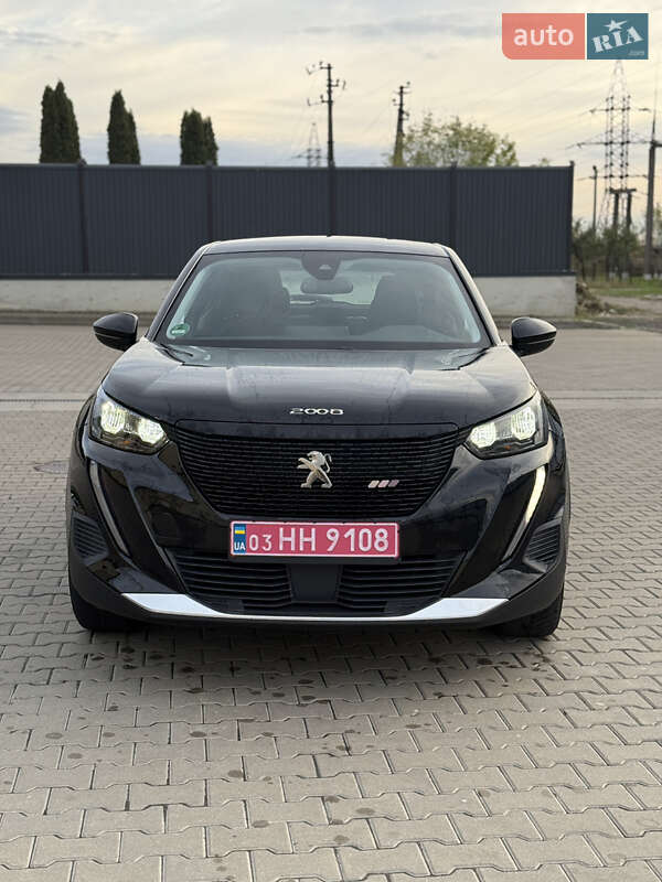 Внедорожник / Кроссовер Peugeot e-2008 2022 в 