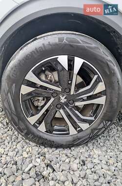 Внедорожник / Кроссовер Peugeot e-2008 2023 в 