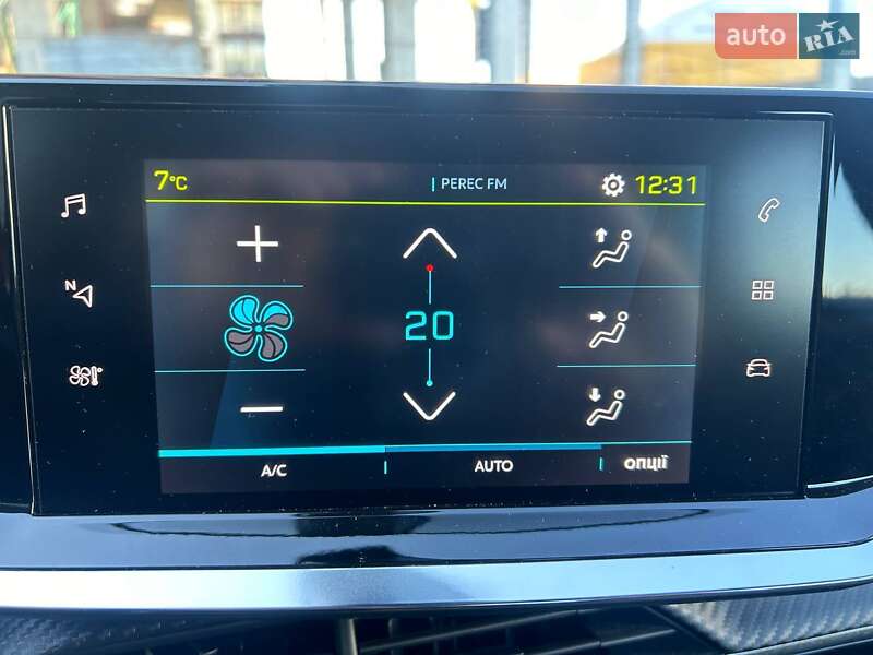 Позашляховик / Кросовер Peugeot e-2008 2022 в Львові