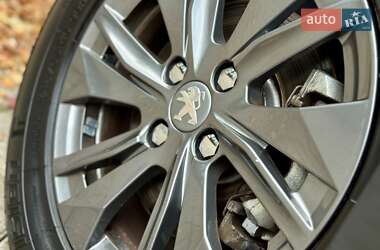 Внедорожник / Кроссовер Peugeot e-2008 2021 в 