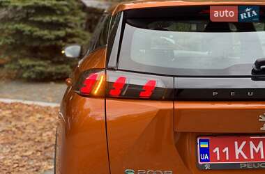 Внедорожник / Кроссовер Peugeot e-2008 2021 в 