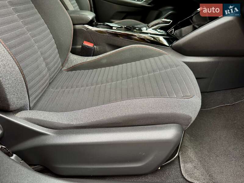 Позашляховик / Кросовер Peugeot e-2008 2021 в Дрогобичі